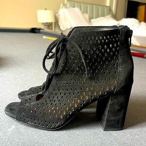 Arturo Chiang Black Heeled Boots for Chic Style